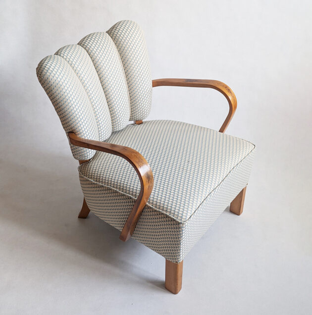 kreslo H-237, retronaut