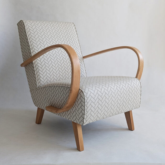 kreslo Halabala C, retronaut