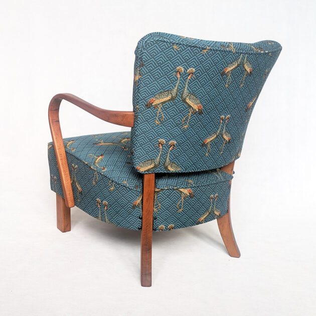 kreslo H-237, retronaut